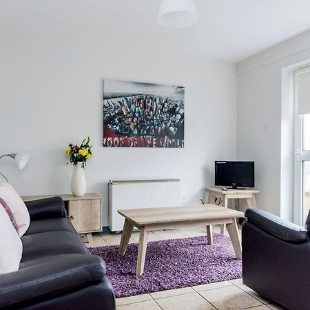 Marine Court Ground Floor Apartment 班多伦 外观 照片